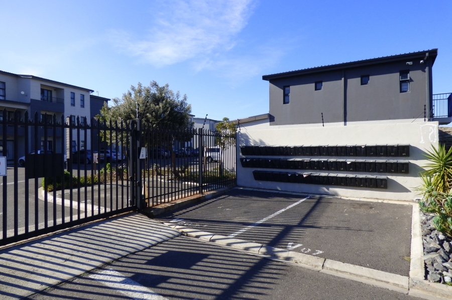 2 Bedroom Property for Sale in Parklands North Western Cape